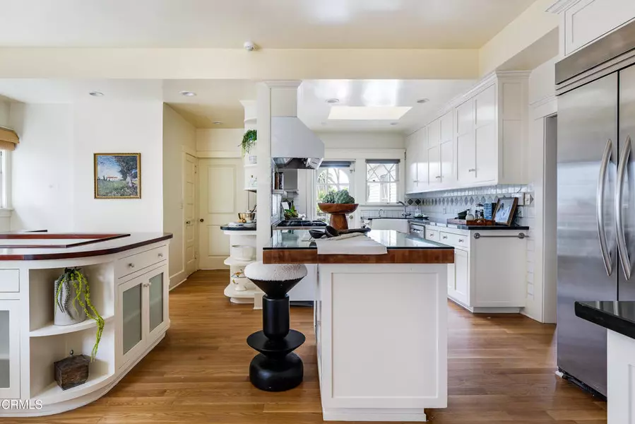 259 S St Andrews PL, Los Angeles, CA 90004