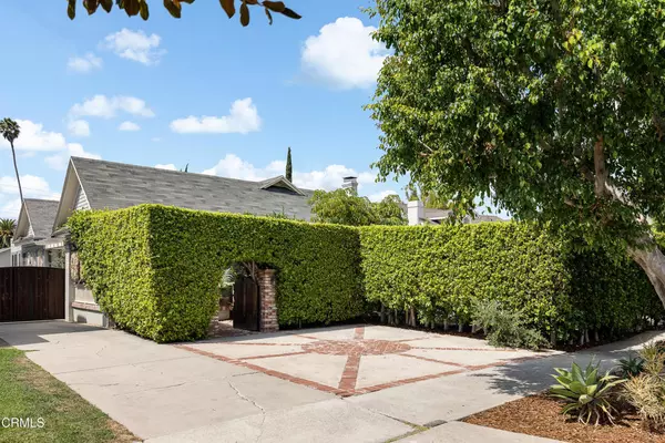 Los Angeles, CA 90004,259 S St Andrews PL