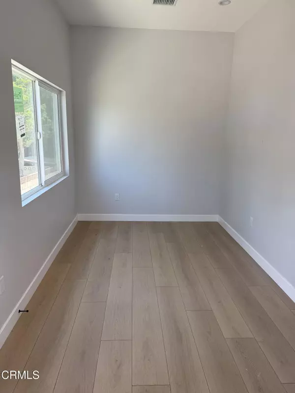 La Crescenta, CA 91214,2725 Foothill BLVD