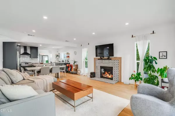 4360 Country Club DR, Los Angeles, CA 90019