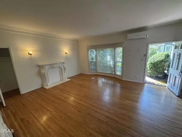Beverly Hills, CA 90212,368 Crescent DR