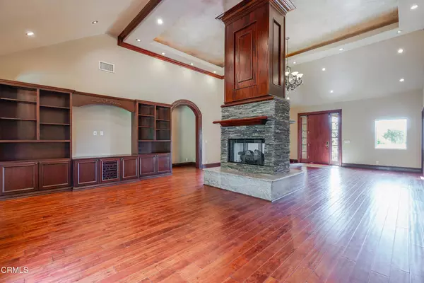 La Canada Flintridge, CA 91011,825 Chehalem RD