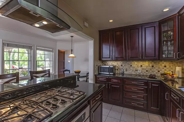 La Canada Flintridge, CA 91011,4926 Viro RD
