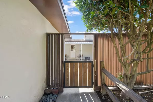 La Crescenta, CA 91214,2702 Orange AVE