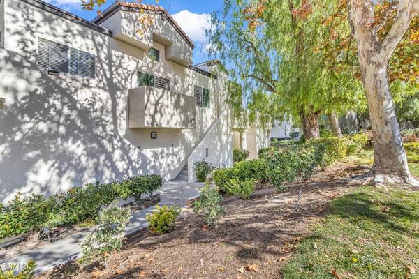 Newhall, CA 91321,21334 Nandina LN #204