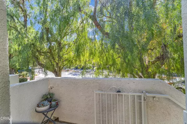 Newhall, CA 91321,21334 Nandina LN #204