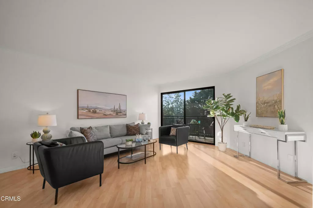 Los Angeles, CA 90042,4499 Via Marisol #321