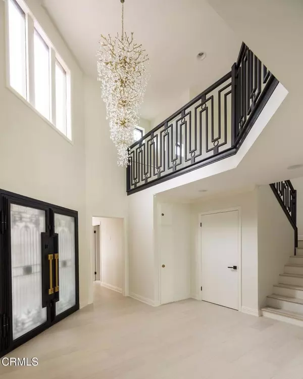 Rancho Palos Verdes, CA 90275,8 Burrell LN