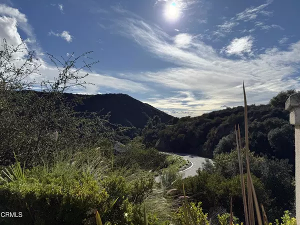 Glendale, CA 91208,833 Calle La Primavera