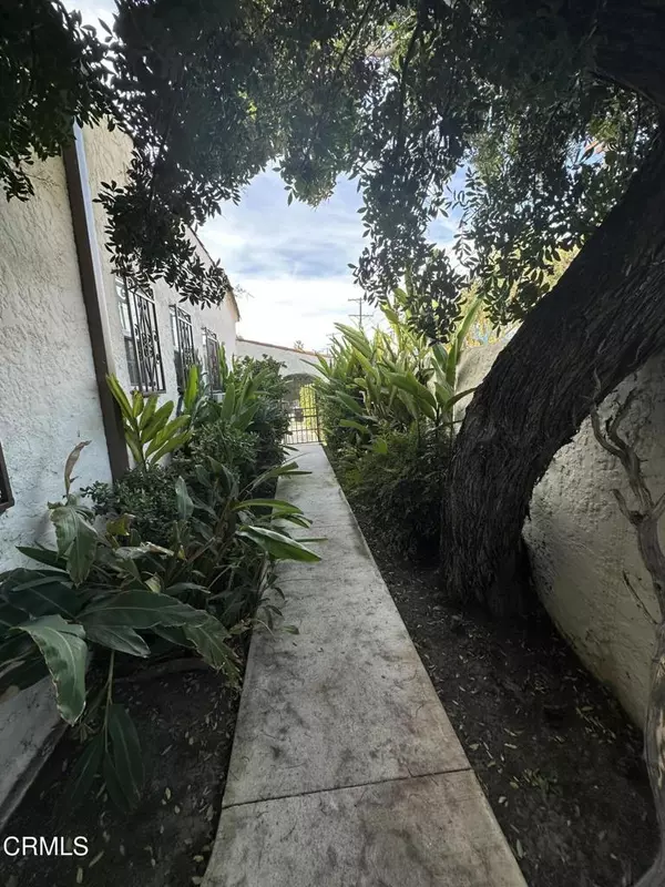 Los Angeles, CA 90036,638 N Vista ST