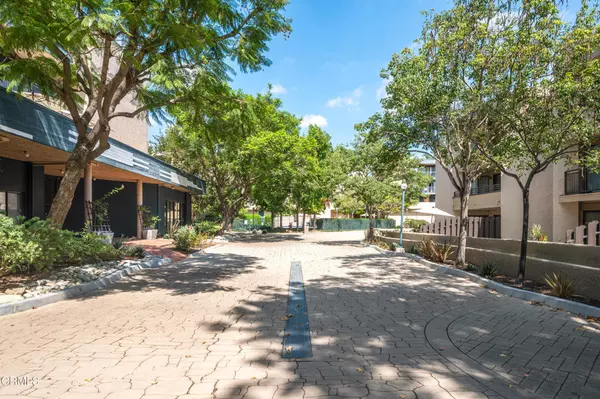 Los Angeles, CA 90042,4499 Via Marisol #330