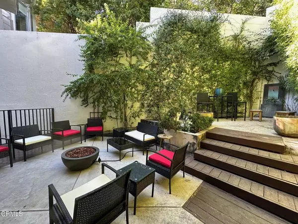 Los Angeles, CA 91423,3551 Dixie Canyon PL