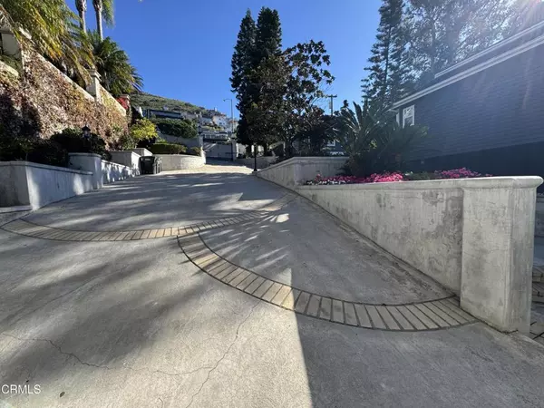 Laguna Beach, CA 92651,32175 S Coast HWY