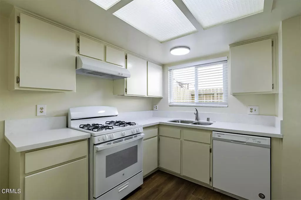 Tujunga, CA 91042,10260 Plainview AVE #21