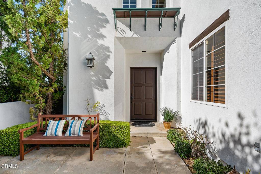 Altadena, CA 91001,842 W Gabrielino CT