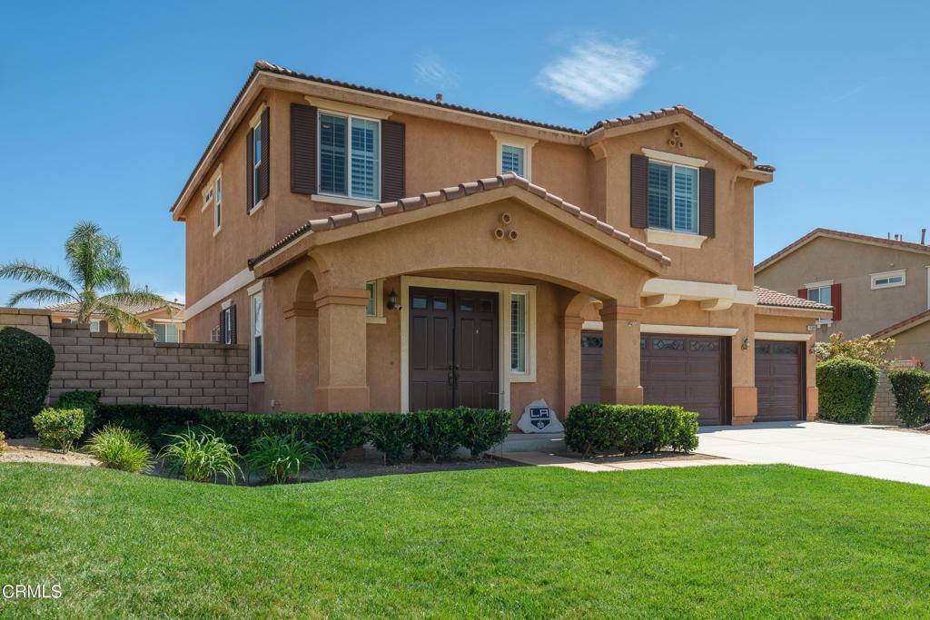 15399 Hydrangea LN, Fontana, CA 92336
