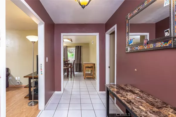 Sunland, CA 91040,8936 Riderwood DR