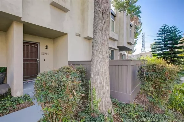 Montebello, CA 90640,209 Ridge Terrace LN