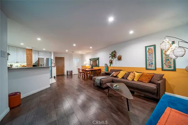 Los Angeles, CA 90042,3961 Via Marisol #131