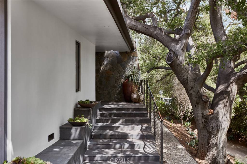 La Canada Flintridge, CA 91011,4245 Chula Senda LN
