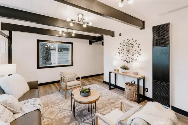 Sugarloaf, CA 92386,314 Spruce LN