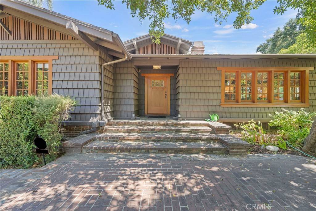 Altadena, CA 91001,751 E Woodbury RD