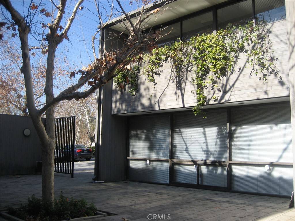 Los Angeles, CA 90041,930 Colorado BLVD #1