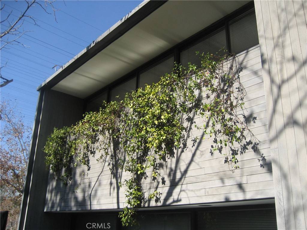 Los Angeles, CA 90041,930 Colorado BLVD #1