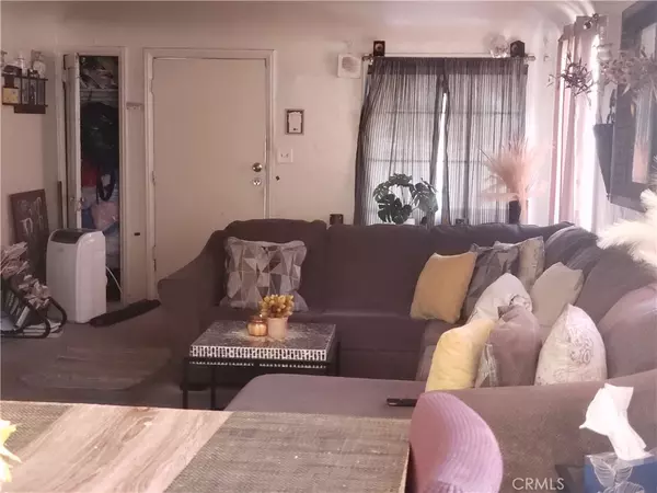 Los Angeles, CA 90037,3908 S Budlong AVE