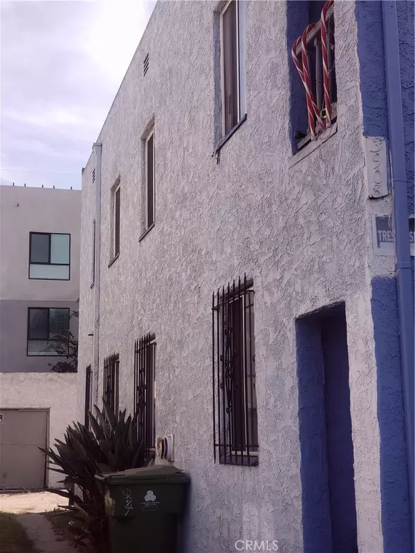 Los Angeles, CA 90037,3908 S Budlong AVE