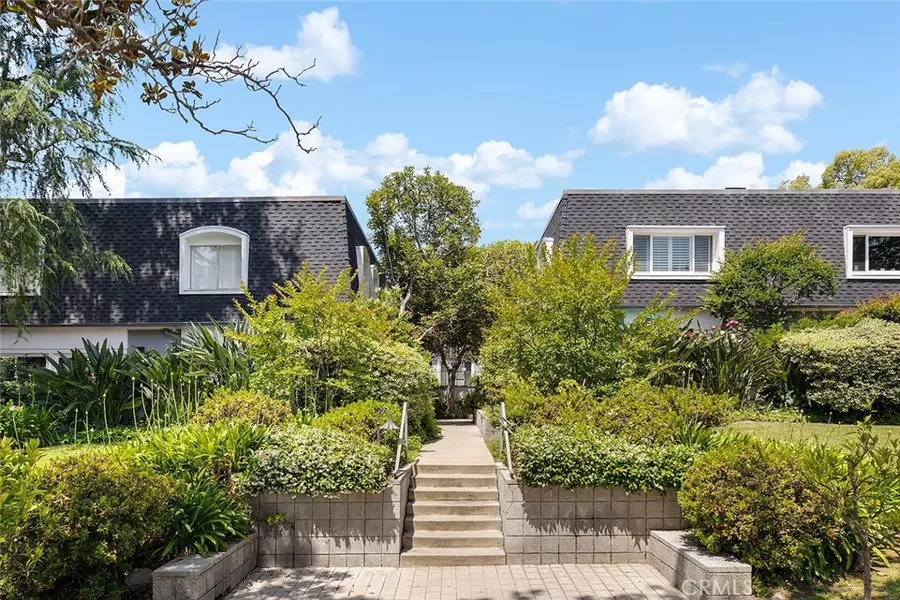 1045 S Orange Grove BLVD #4, Pasadena, CA 91105