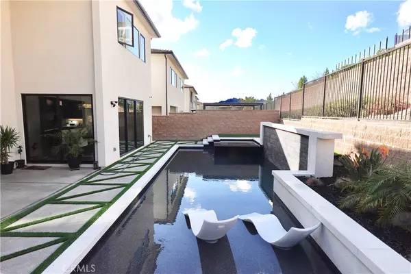 20551 W Hummingbird CT, Porter Ranch, CA 91326