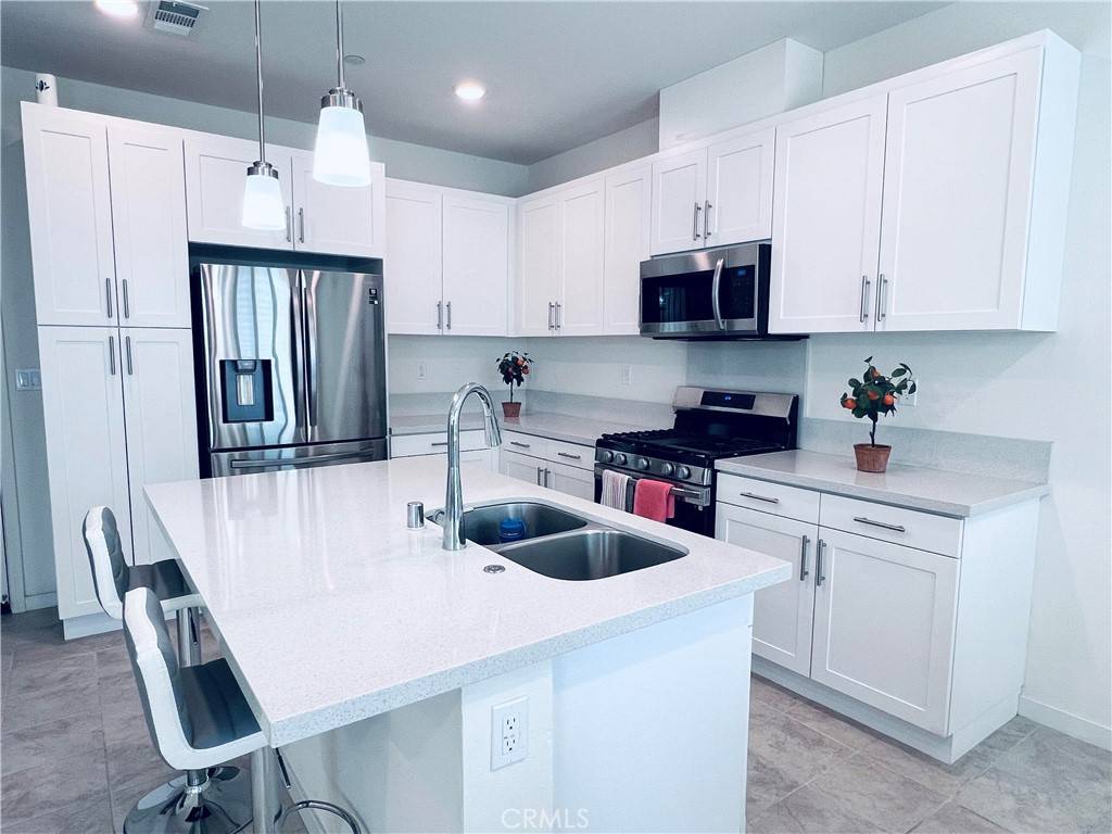 Ontario, CA 91761,3641 S Allston Paseo #9