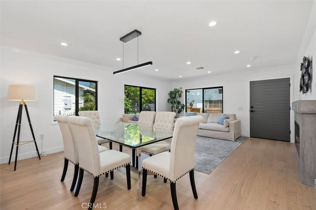Los Angeles, CA 90027,4366 Camero AVE
