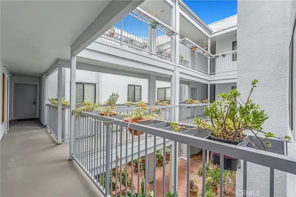 West Hollywood, CA 90046,7505 Hampton AVE #8