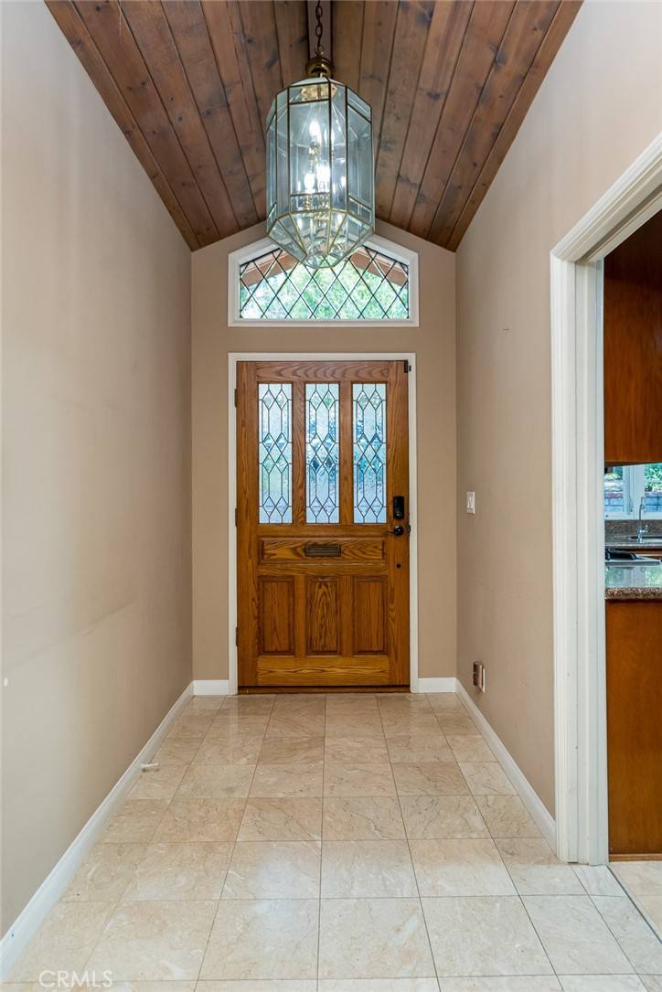 Glendale, CA 91207,1835 Las Flores DR