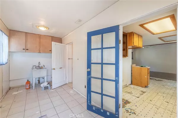 Los Angeles, CA 90041,4948 Vincent AVE