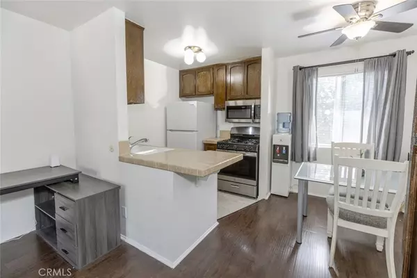 West Hills, CA 91307,7125 Shoup AVE #206