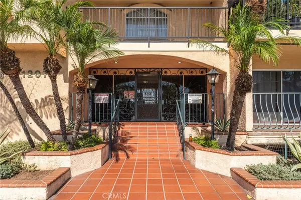 Long Beach, CA 90804,1207 Obispo AVE #107