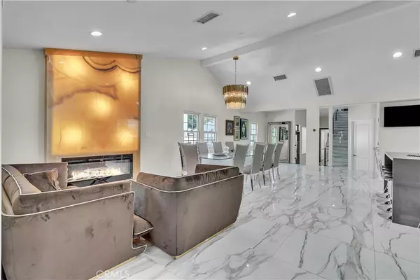 Burbank, CA 91506,238 S Lincoln ST