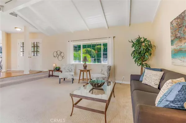 La Crescenta, CA 91214,2302 Jayma LN