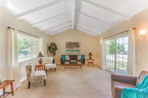 La Crescenta, CA 91214,2302 Jayma LN