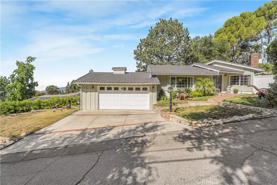 2302 Jayma LN, La Crescenta, CA 91214
