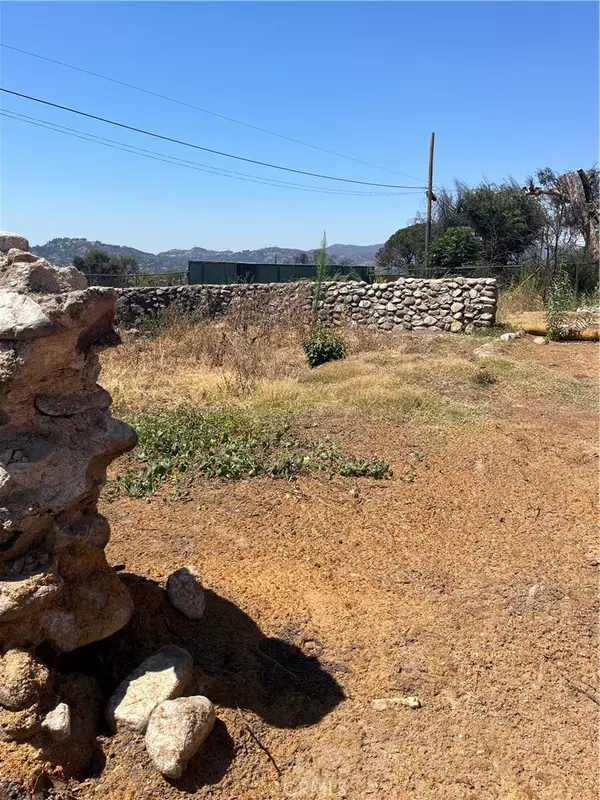 Altadena, CA 91001,36 Silver Spruce LN