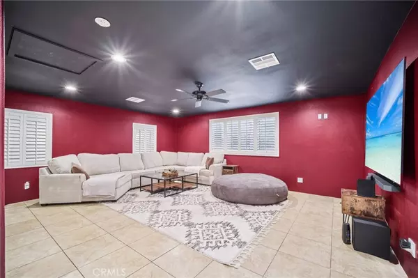 Sylmar, CA 91342,15752 Cobalt ST