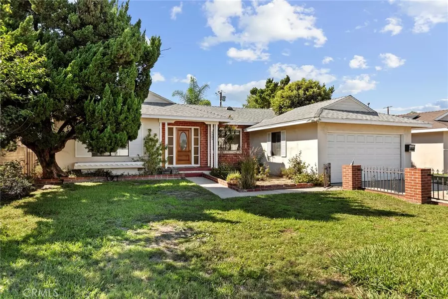 9945 Gaviota AVE, North Hills, CA 91343