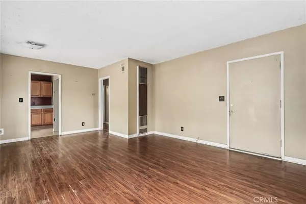 Monrovia, CA 91016,121 Shrode