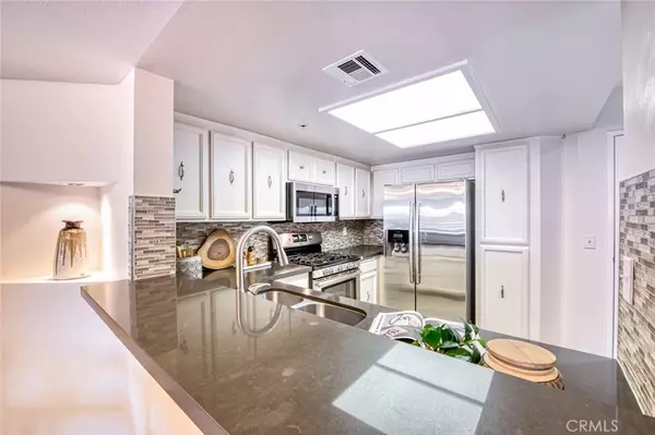 Los Angeles, CA 90032,4755 Templeton ST #2117