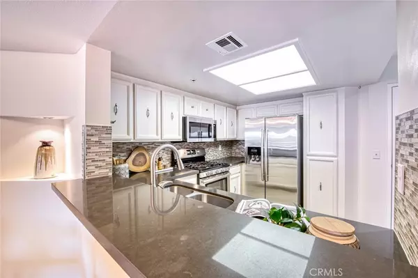 Los Angeles, CA 90032,4755 Templeton ST #2117