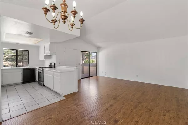 Diamond Bar, CA 91765,21600 Laurelrim #B